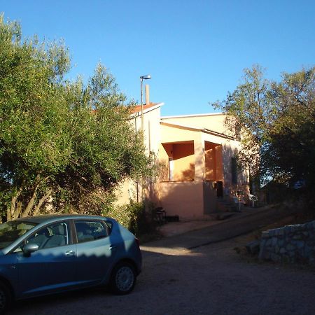 Casa Vacanza Costa Rossa Vista Mare Trinità dʼAgultu Exteriör bild