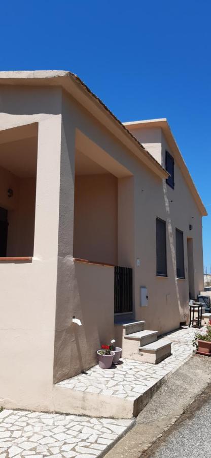 Casa Vacanza Costa Rossa Vista Mare Trinità dʼAgultu Exteriör bild