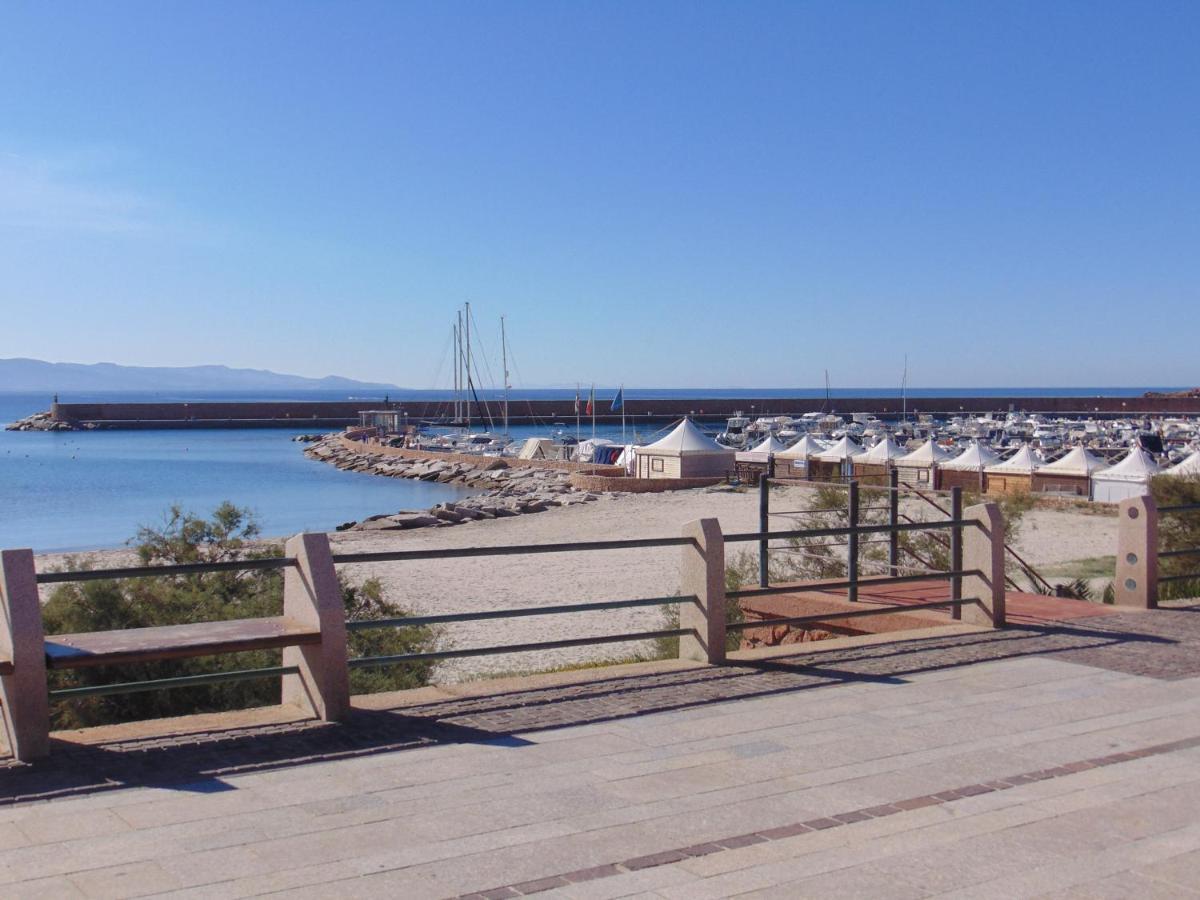 Casa Vacanza Costa Rossa Vista Mare Trinità dʼAgultu Exteriör bild